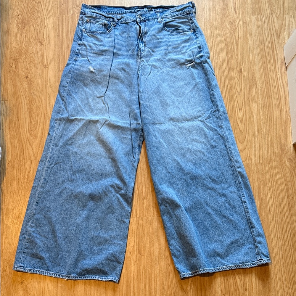 American Eagle Outfitters Light Blue Denim Jeans
